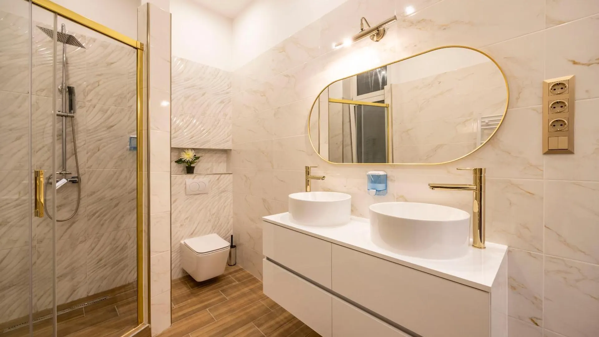 High-End Luxurious Quentin Residence In The Heart Of Budapest