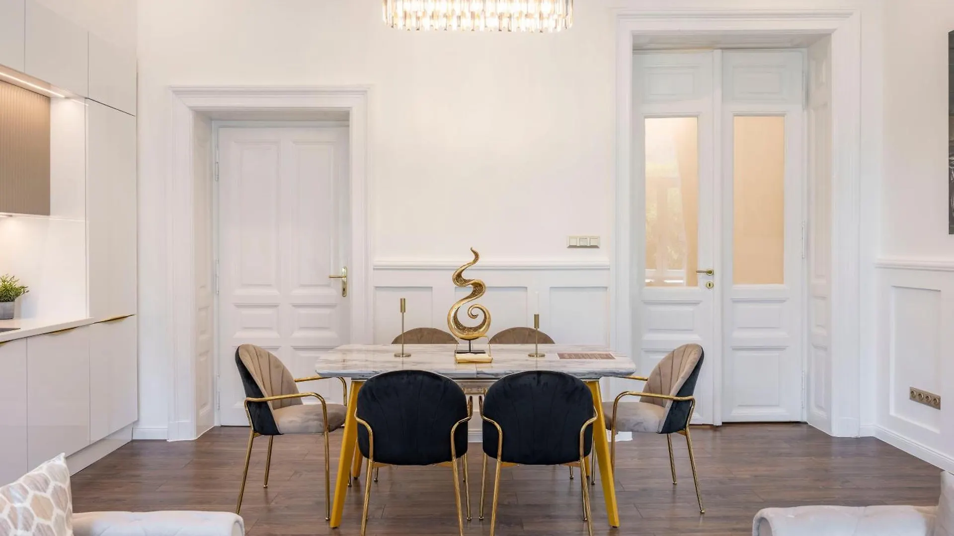 Apartment High-End Luxurious Quentin Residence In The Heart Of Budapest