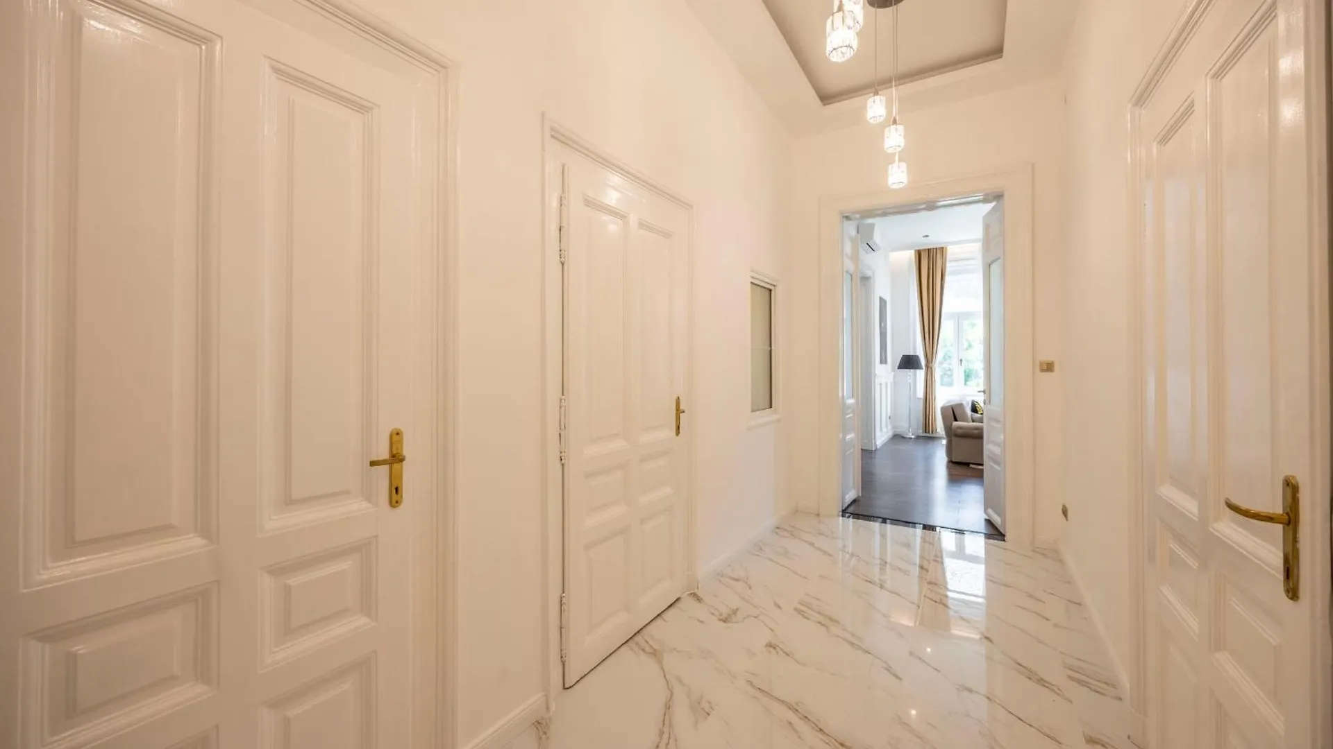 High-End Luxurious Quentin Residence In The Heart Of 布达佩斯 公寓